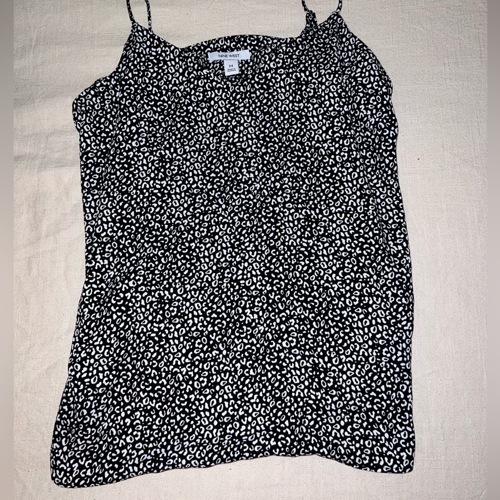 Nine West flowy spaghetti strap tank top